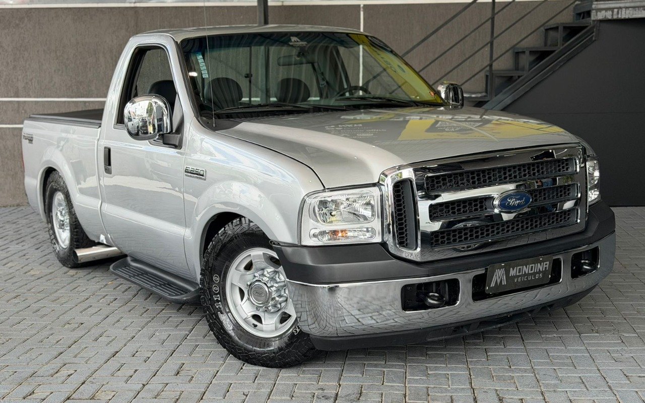Ford F-250 XLT 4.2 TB Diesel na cor Prata em Curitiba / PR - 817864
