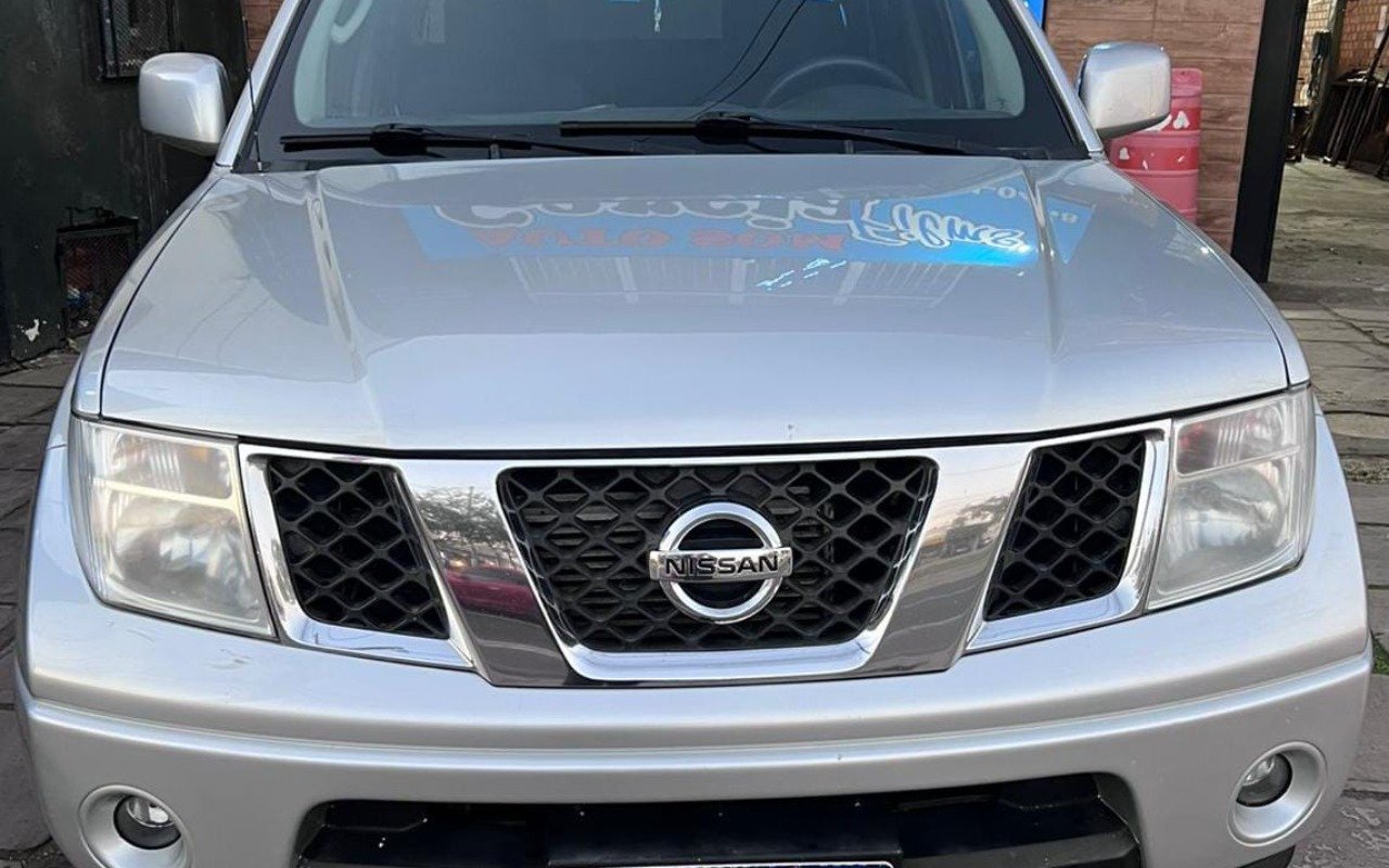 Nissan Frontier SE/SE Strik CD 4x2 2.5 TB Dies. na cor Prata no Porto Alegre / RS - 818710
