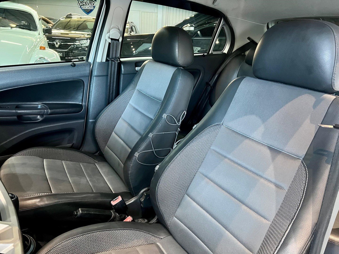 Volkswagen Gol 1000 Mi 4p na cor Prata no Estância Velha / RS - 818863