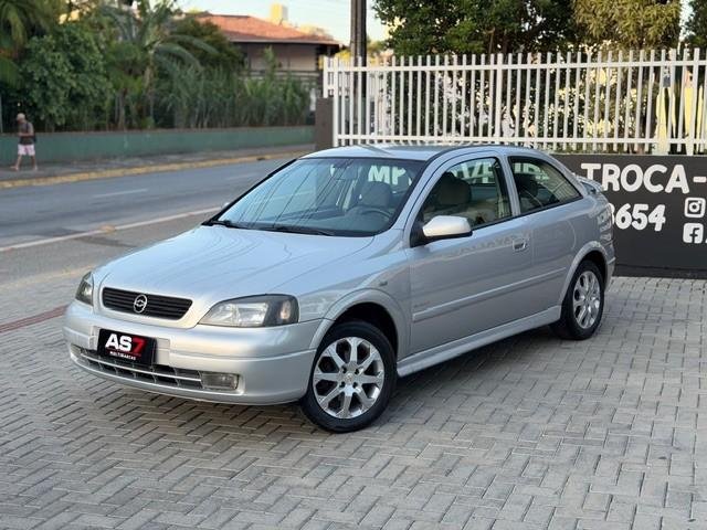 Chevrolet Astra 2.0/ CD/ Sunny/ GLS 2.0 8V 3p na cor Prata em Joinville / SC - 818944