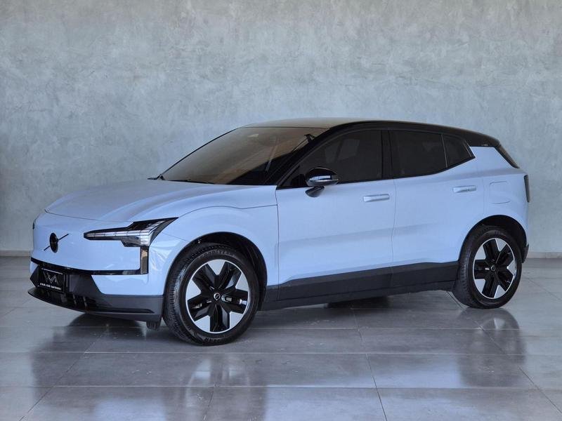 Volvo EX30 E40 Core (Elétrico) na cor Azul em Curitiba / PR - 818956