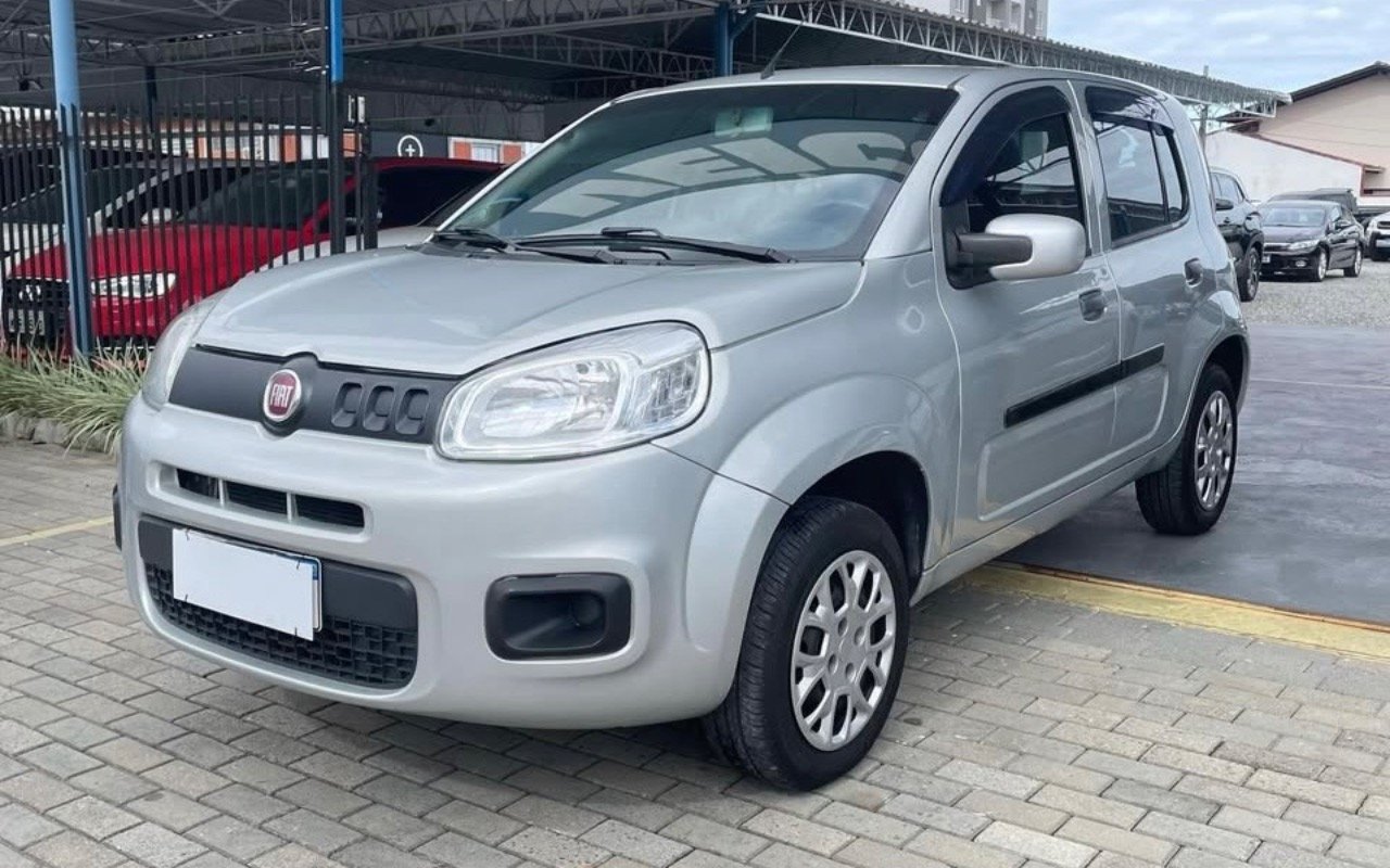 Fiat UNO ATTRACTIVE 1.0 Fire Flex 8V 5p na cor Cinza em Joinville / SC - 819269