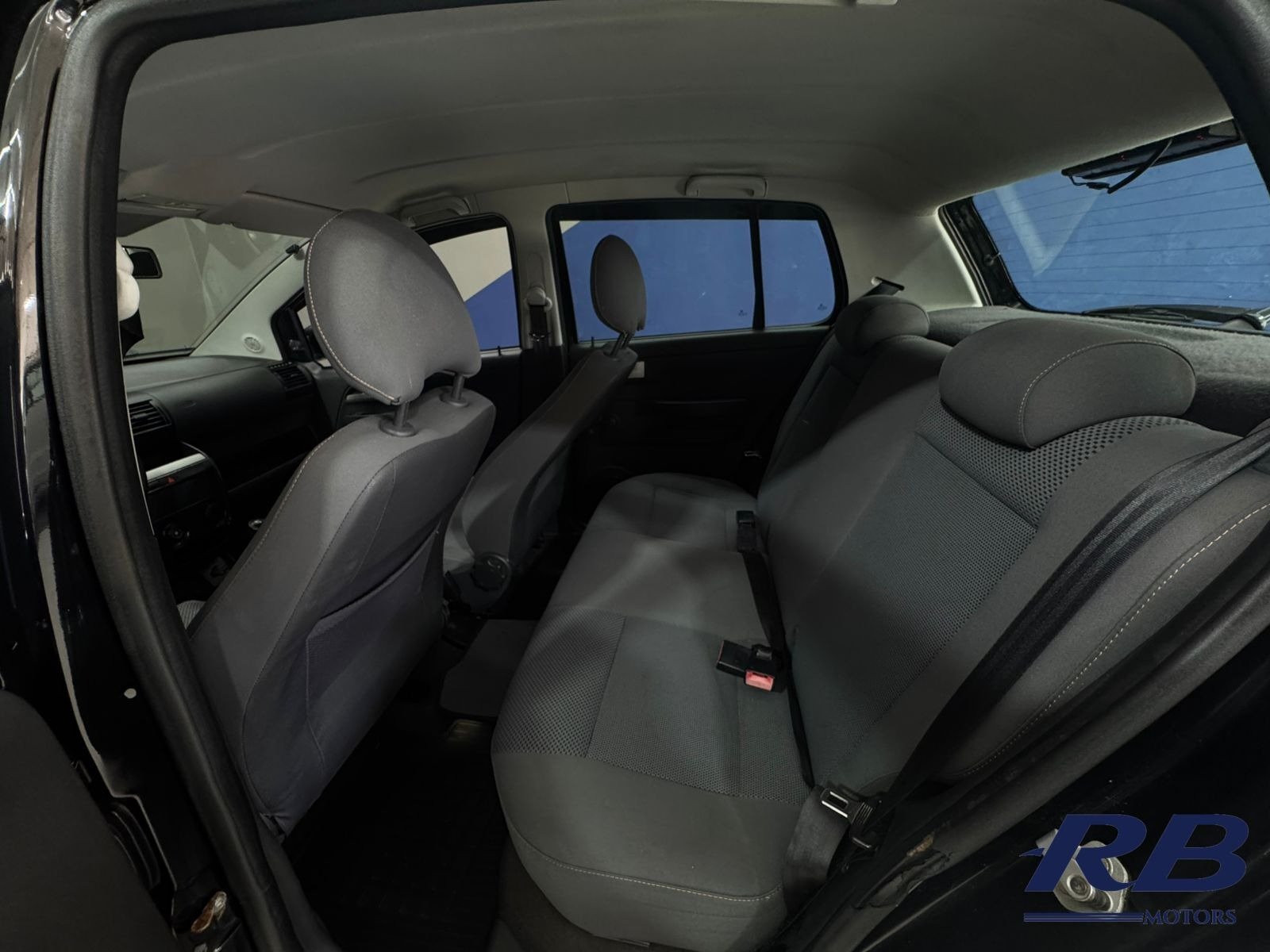 Volkswagen Fox City 1.0Mi/ 1.0Mi Total Flex 8V 3p na cor Preto em Itajaí / SC - 819777
