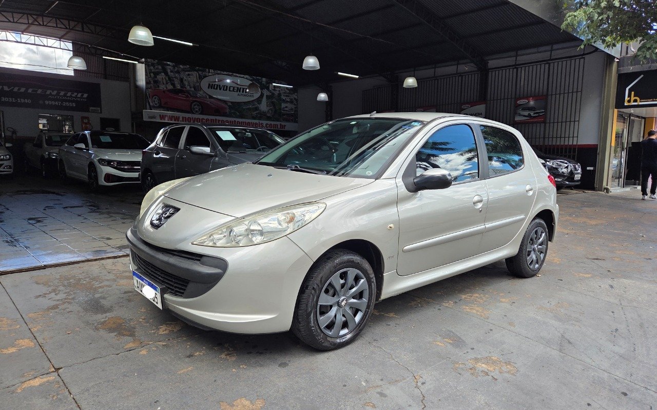 Peugeot 207 XR 1.4 Flex 8V 5p na cor Marrom em Maringá / PR - 819922