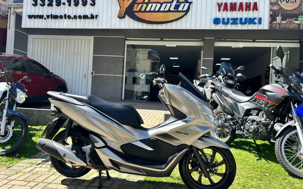 Honda PCX 150/DLX  na cor Prata em Curitiba / PR - 819951