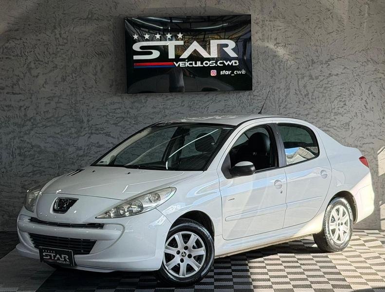 Peugeot 207 Active 1.4 Flex 8V 5p na cor Branco em Curitiba / PR - 820366