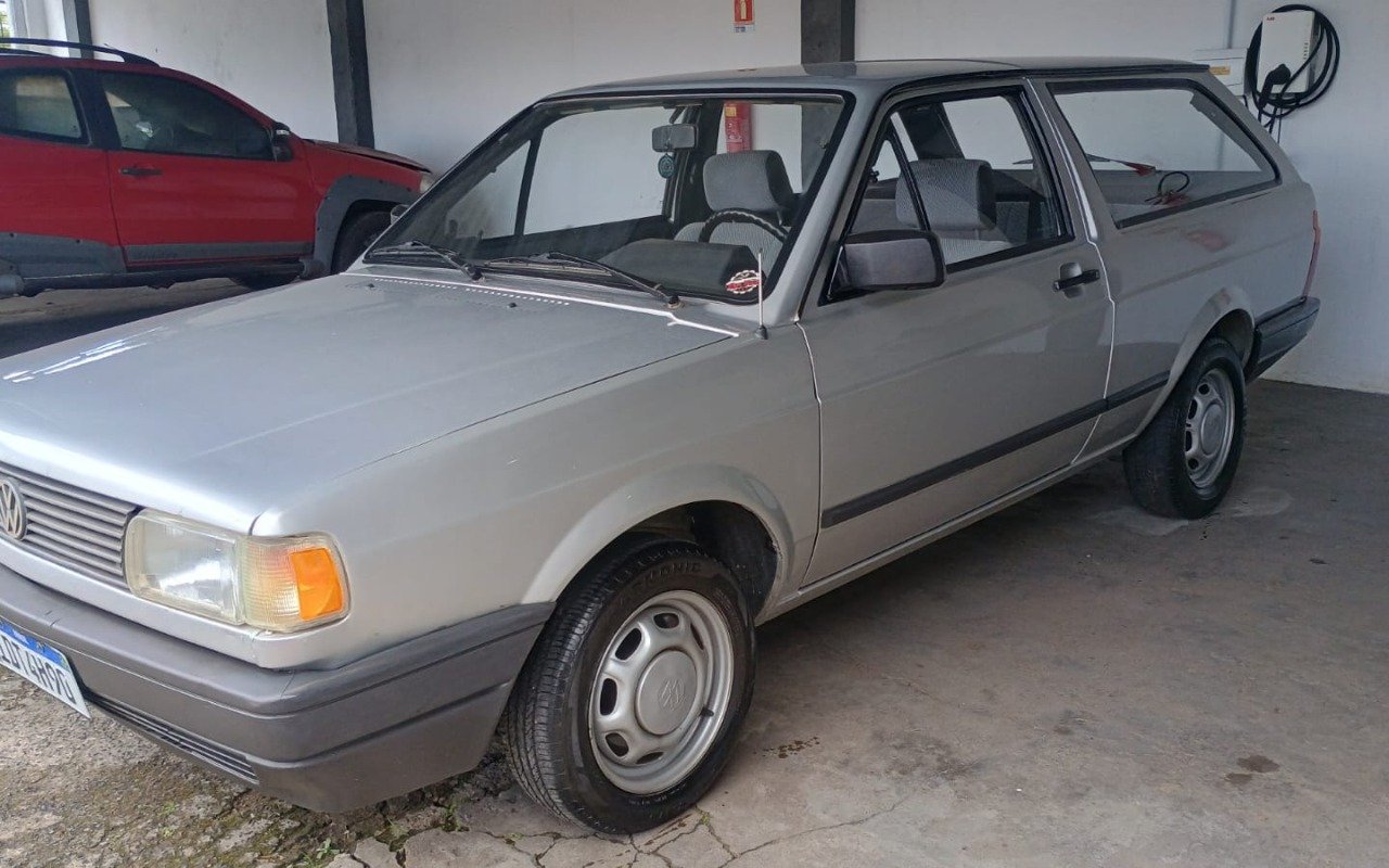Volkswagen Parati C 1.6/ CL 1.6 Mi 2p e 4p na cor Prata no Porto Alegre / RS - 820703