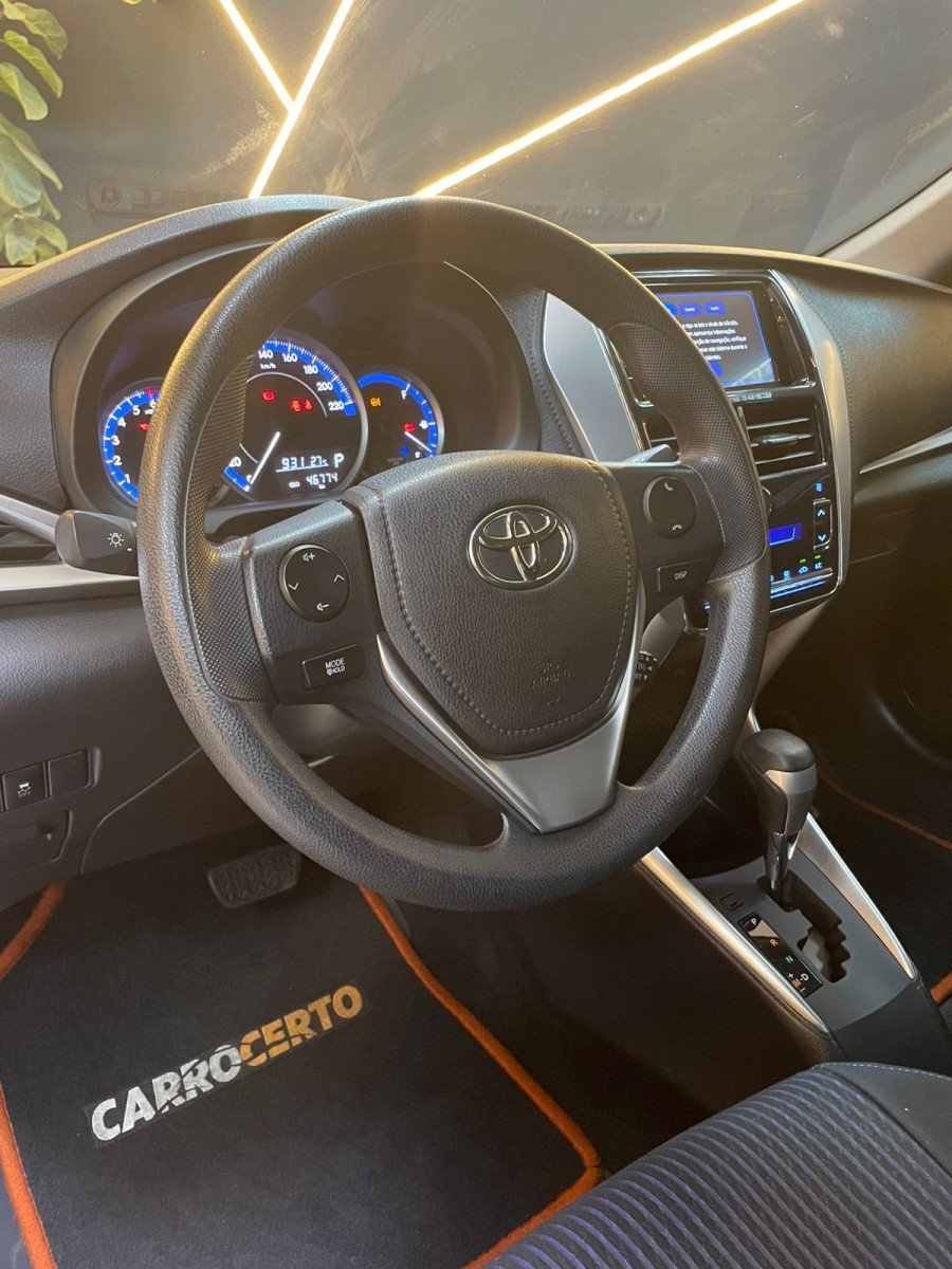 Toyota Yaris XL Plus Con. Sed. 1.5 Flex 16V Aut na cor Prata no Novo Hamburgo / RS - 820717