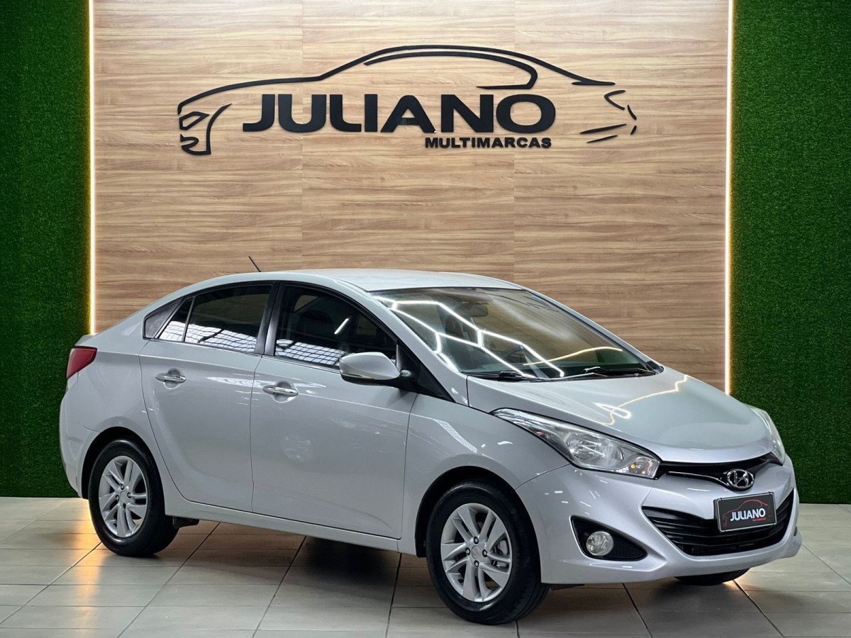 Hyundai HB20S Premium 1.6 Flex 16V Mec. 4p na cor Prata no Novo Hamburgo / RS - 820780