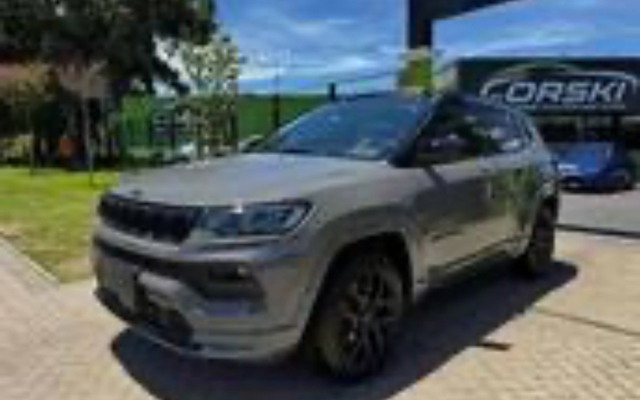 imagem de Black Hurricane 2.0 4x4 TB Aut.