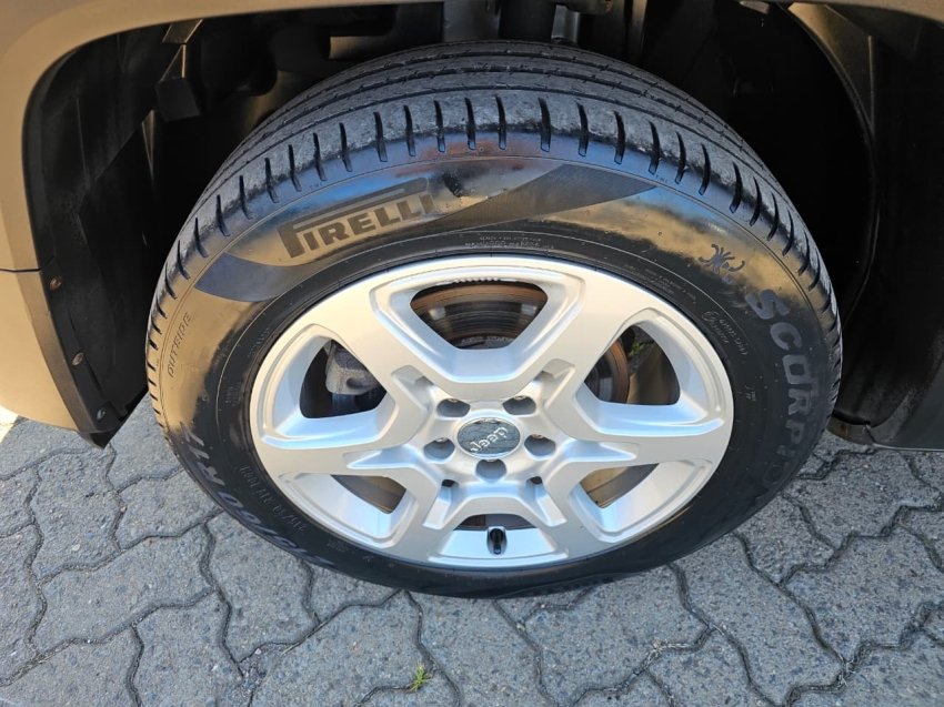 Jeep Renegade Sport Altitude 1.3 TB Flex Aut. na cor Cinza no Porto Alegre / RS - 824945