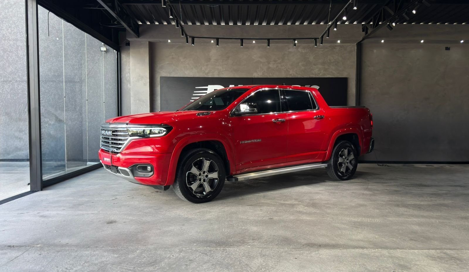 RAM Rampage LARAMIE 2.0 TB CD 4X4 Die. Aut. na cor Vermelho em Colombo / PR - 825317