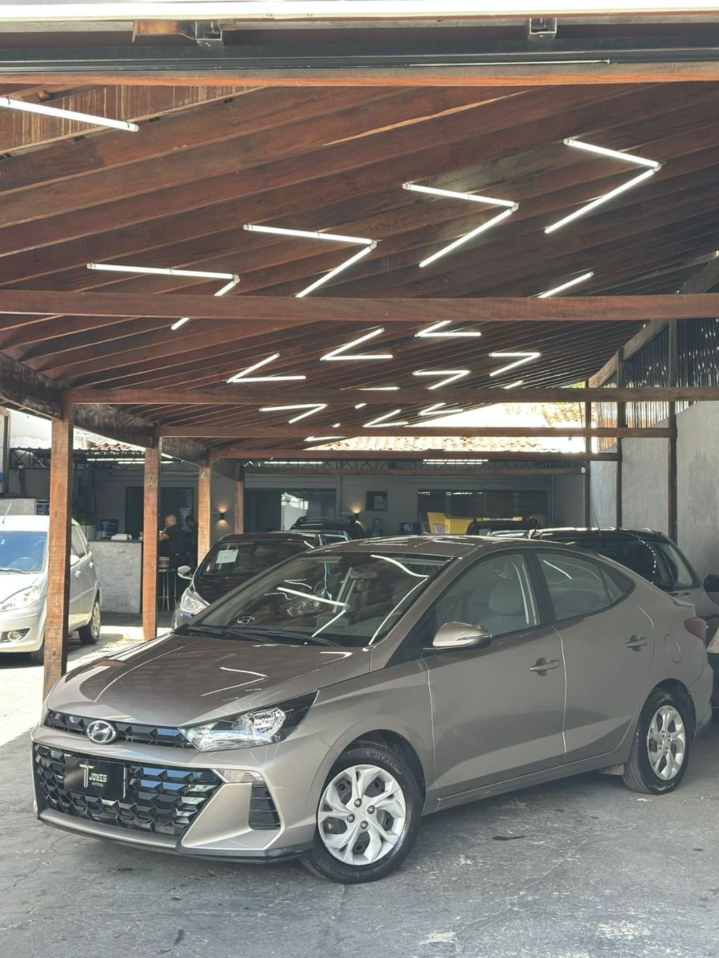 Hyundai HB20S C.Plus/C.Style1.0 Flex 12V Mec. 4P na cor Prata em Campinas / SP - 825368