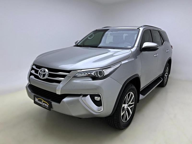 Toyota Hilux SW4 SRX 4x4 2.8 TDI 16V Dies. Aut. na cor Prata em Curitiba / PR - 825453