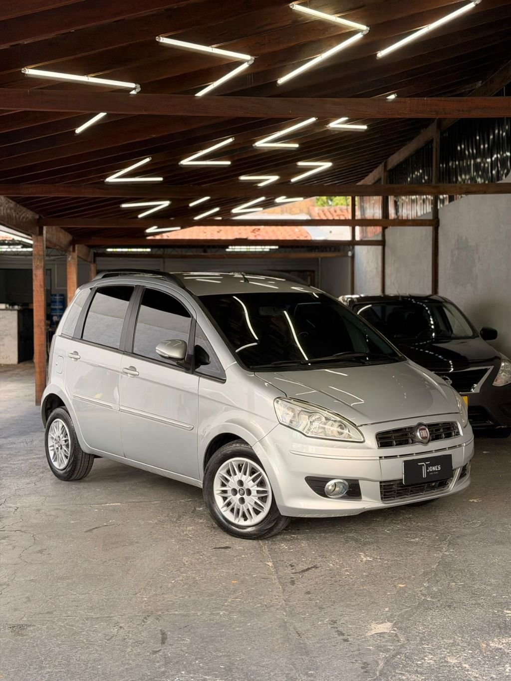 Fiat Idea ESSENCE 1.6 Flex 16V 5p na cor Prata em Campinas / SP - 833332