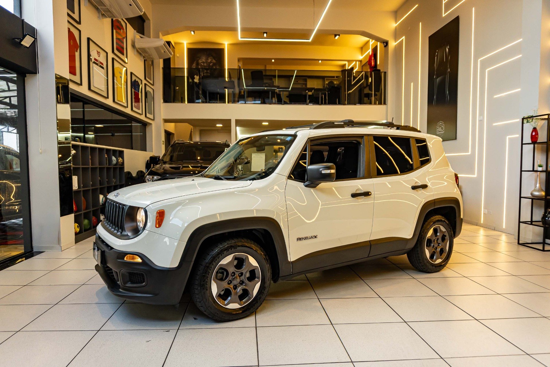 Jeep Renegade 1.8 4x2 Flex 16V Aut. na cor Branco em Curitiba / PR - 837016