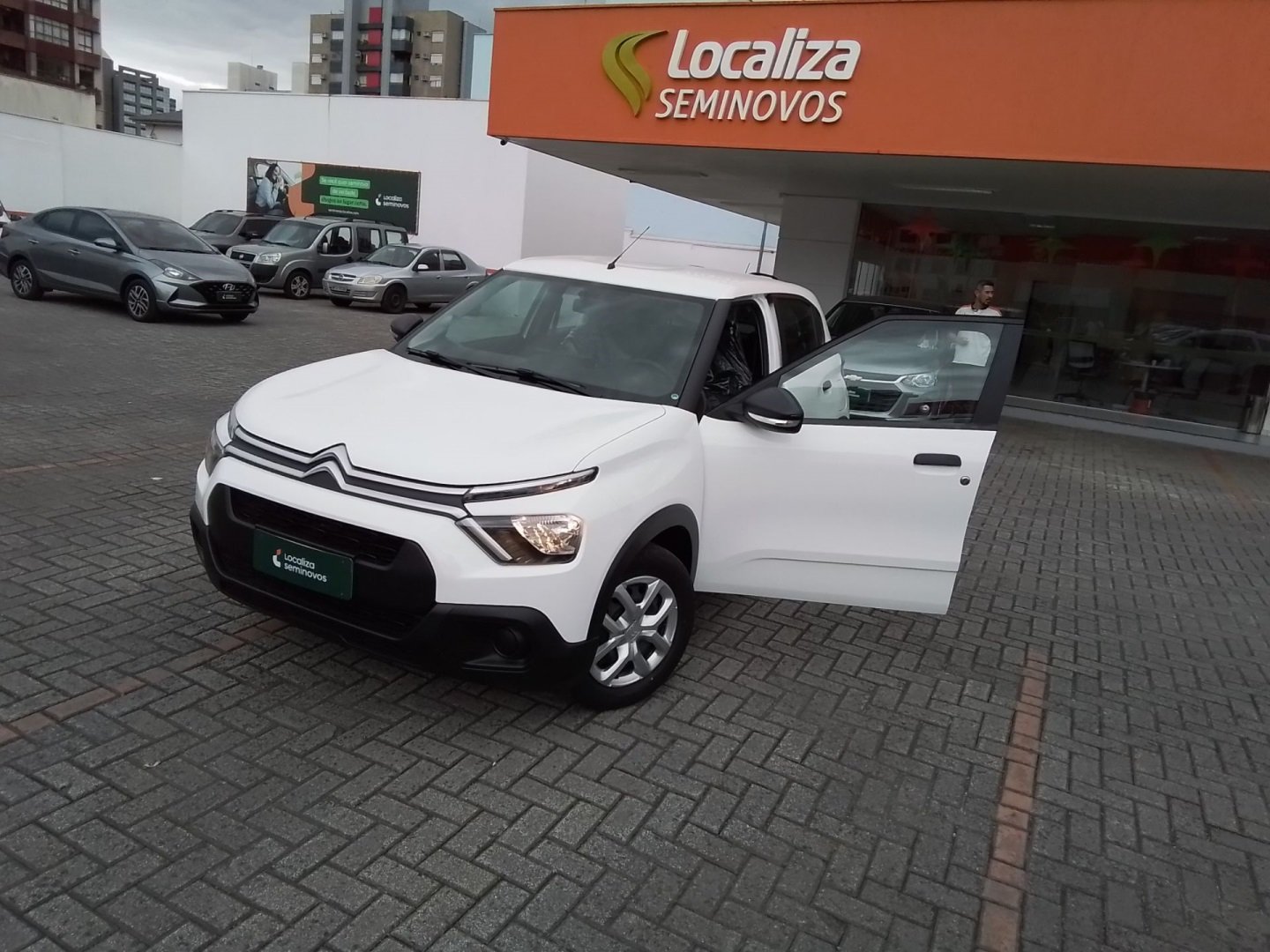 Citroën C3 Live Pack 1.0 Flex 6V 5p Mec. na cor Branco em Criciúma / SC - 842035