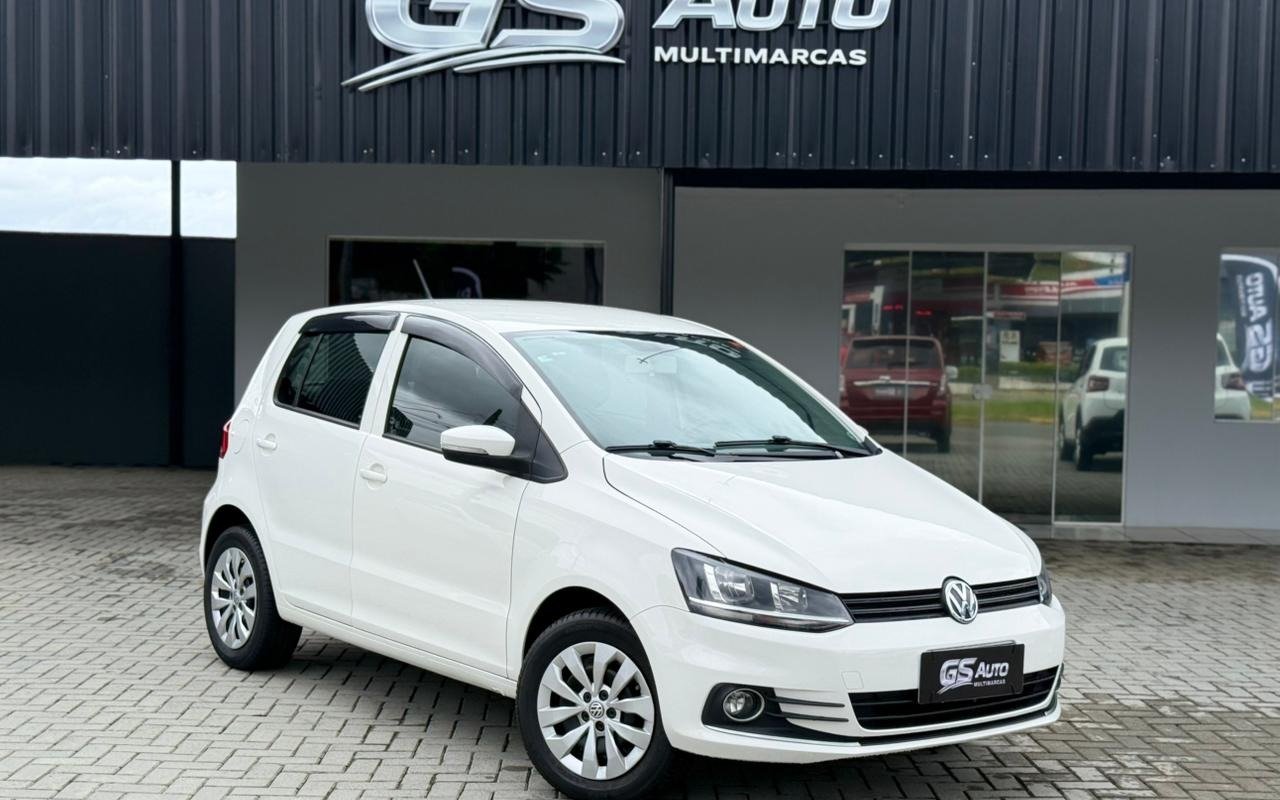 Volkswagen Fox Trendline 1.6 Flex 8V 5p na cor Branco em Joinville / SC - 842551