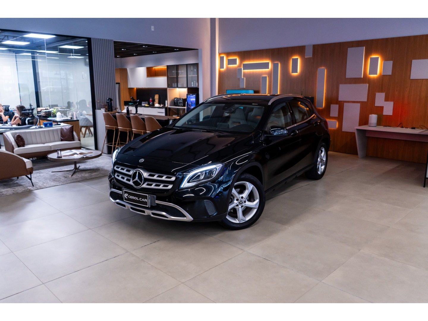 Mercedes-Benz GLA 200 Advance 1.6/1.6 TB 16V Flex Aut. na cor Preto em Palhoça / SC - 842810