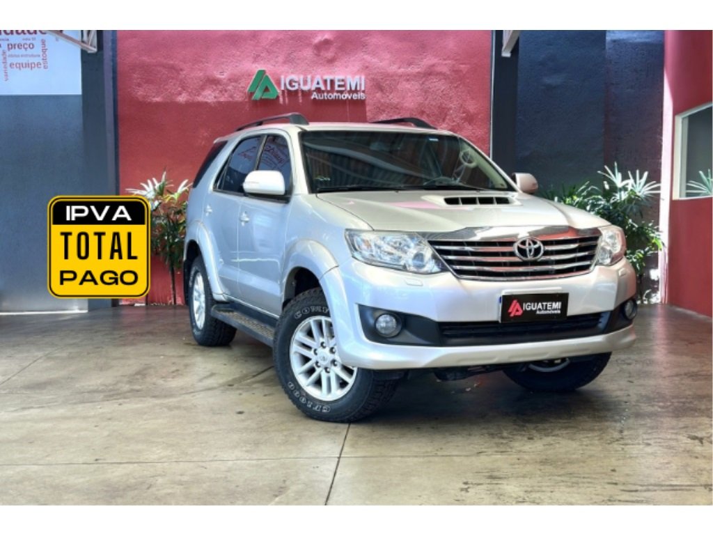 Toyota Hilux SW4 SRV D4-D 4x4 3.0 TDI Dies. Aut na cor Prata em Campinas / SP - 844526