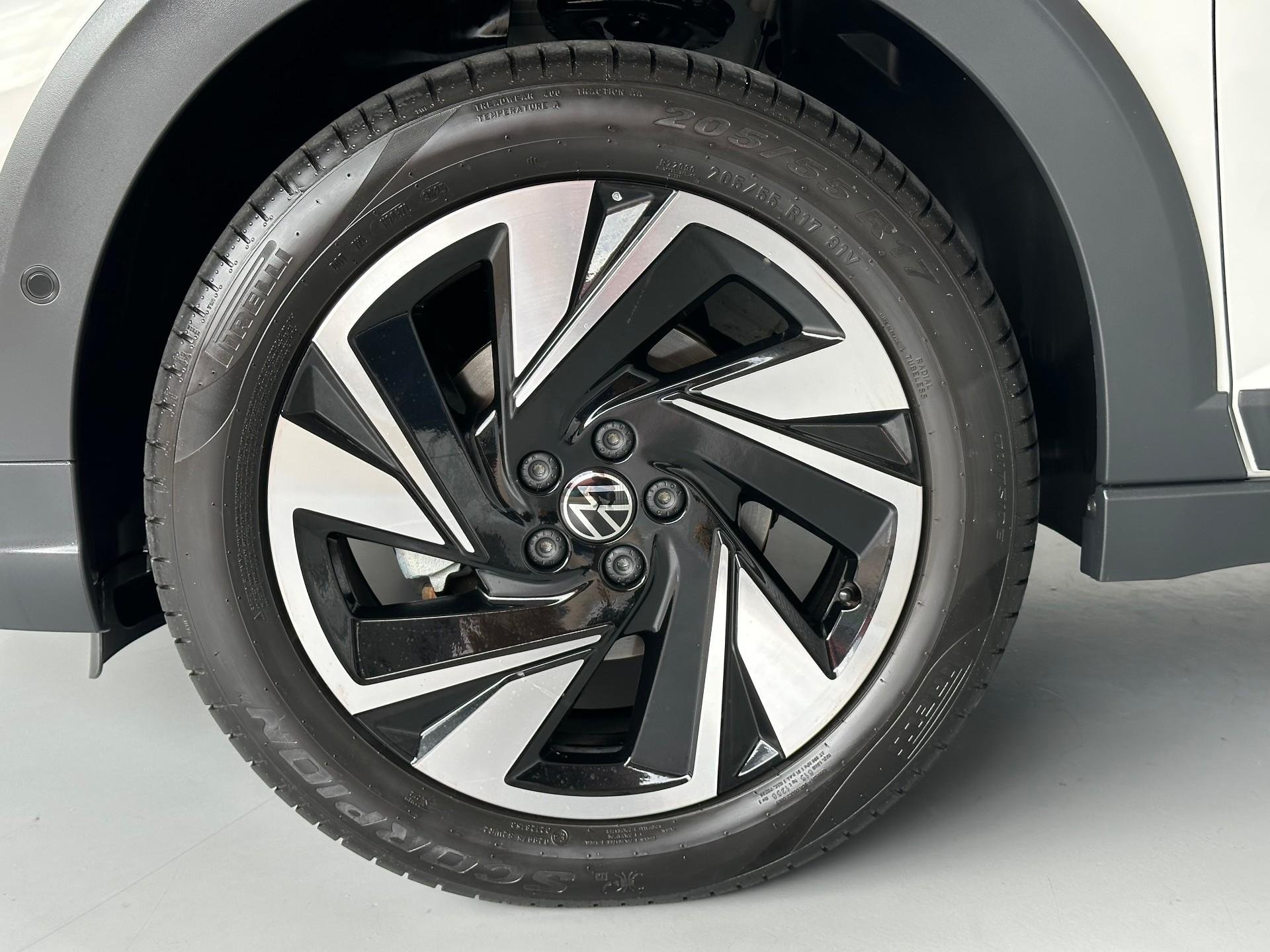 Volkswagen Nivus Highline 1.0 200 TSI Flex Aut. na cor Branco em Pomerode / SC - 844849