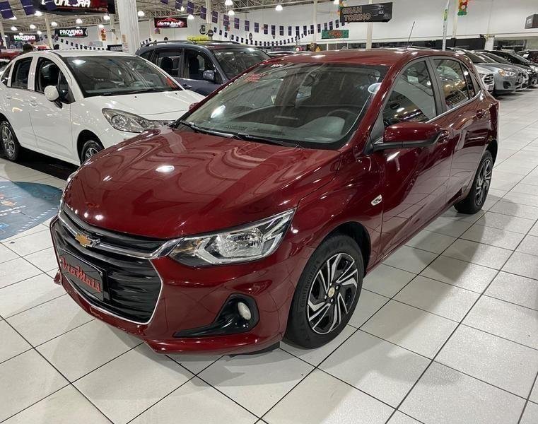 Chevrolet Onix HATCH LT 1.0 12V TB Flex 5p Mec. na cor Vermelho em Curitiba / PR - 845088