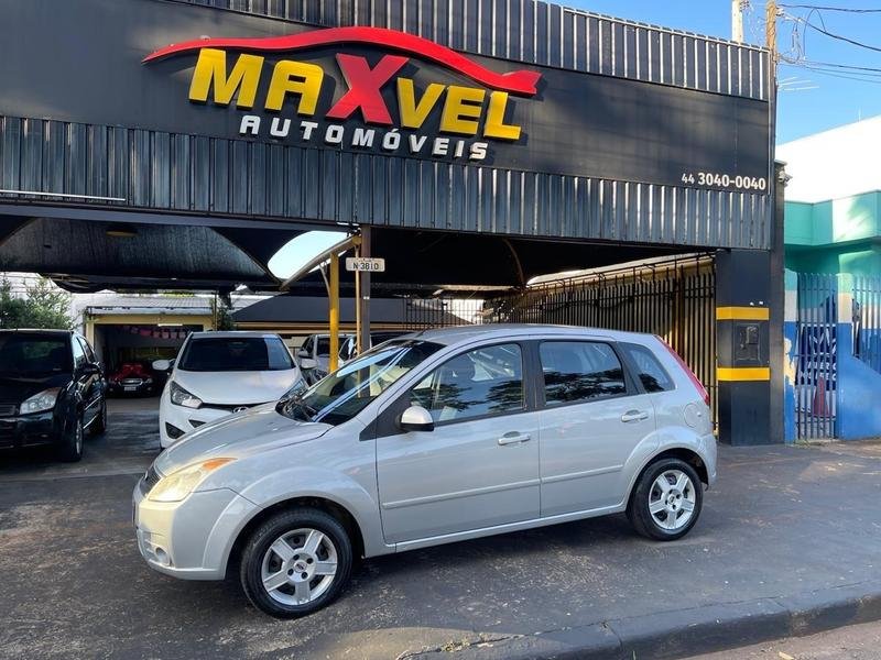 Ford Fiesta 1.6 8V Flex/Class 1.6 8V Flex 5p na cor Prata em Maringá / PR - 845176