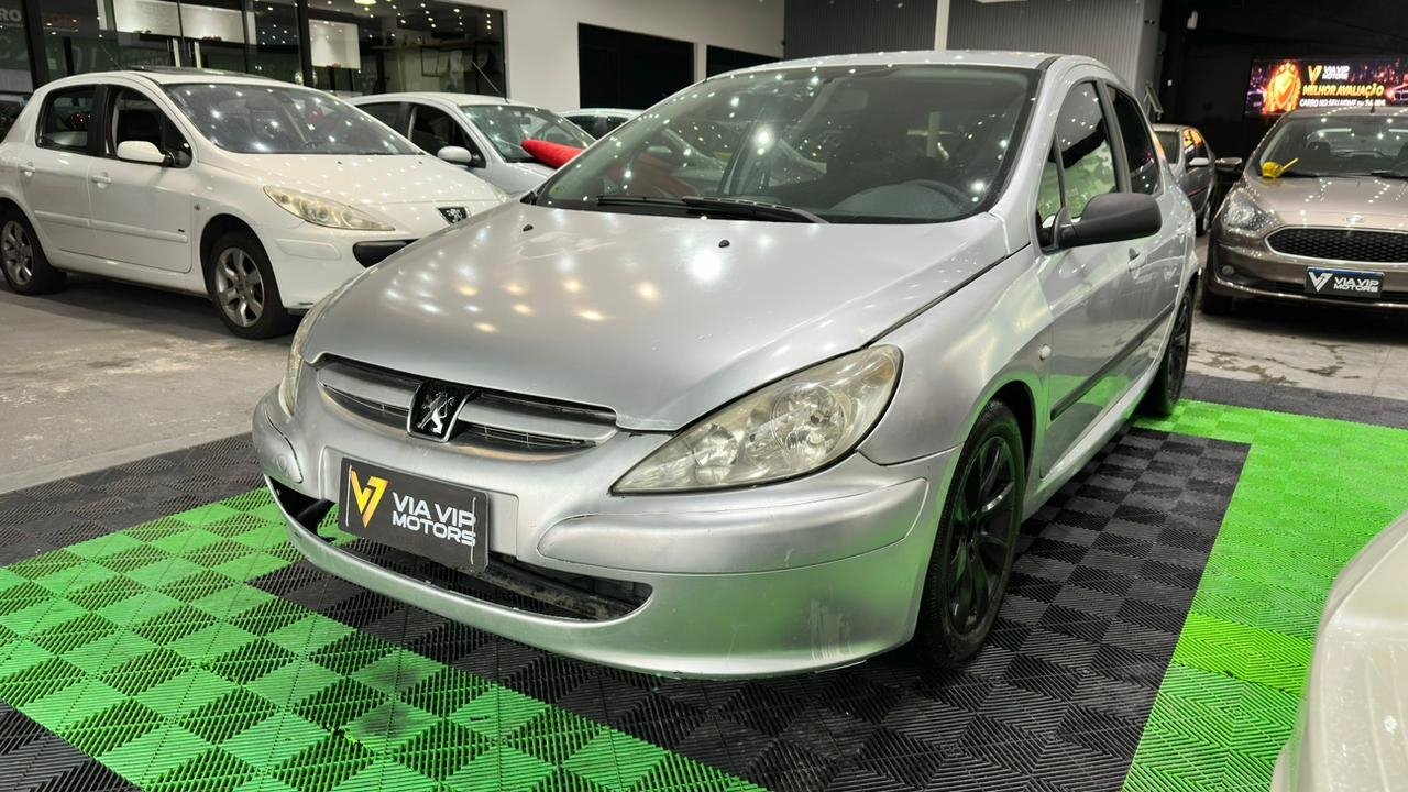 Peugeot 307 Soleil/ Presence 1.6/1.6 Flex 16V 5p na cor Prata em São José / SC - 845199