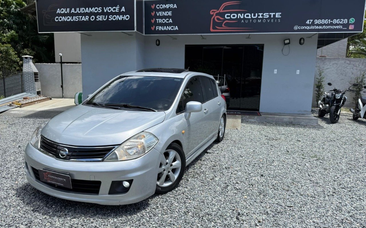 Nissan TIIDA SL 1.8/1.8 Flex 16V Aut. na cor Prata em Joinville / SC - 845374