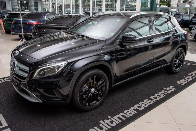 Mercedes-Benz GLA 200 Advance 1.6/1.6 TB 16V Flex Aut. na cor Preto em Curitiba / PR - 845825