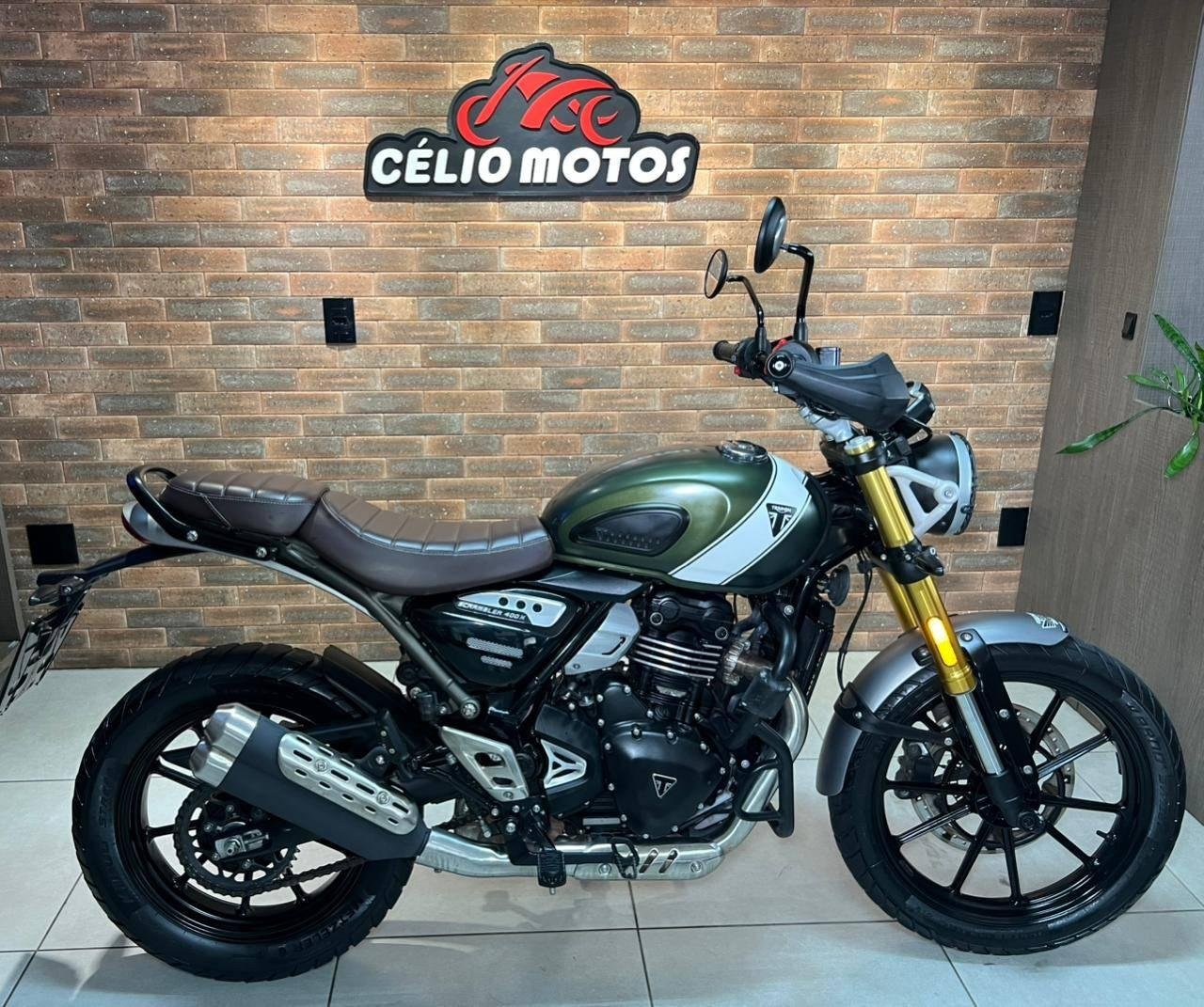 TRIUMPH SCRAMBLER 400X  na cor Verde em Palhoça / SC - 845872