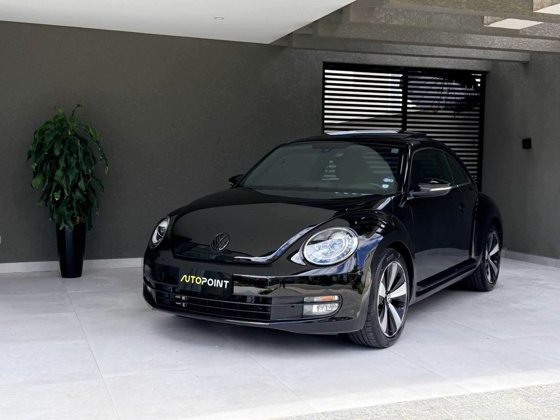 Volkswagen Fusca 2.0 TSI 16V Aut. na cor Preto em Curitiba / PR - 845890