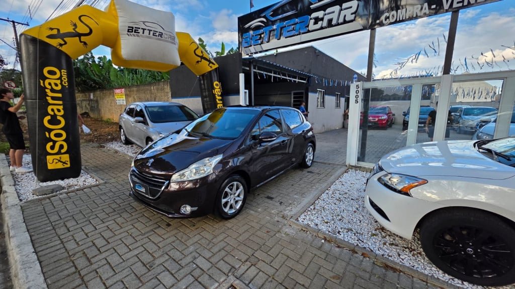 Peugeot 208 Allure 1.5 Flex 8V 5p na cor Marrom em Curitiba / PR - 845897