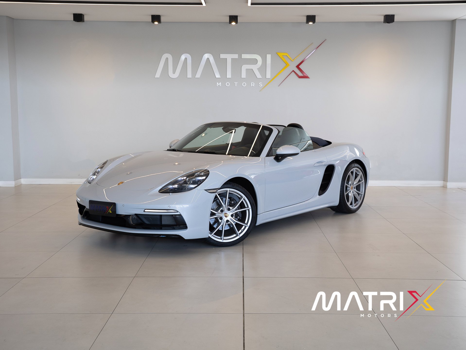 Porsche 718 Boxster 2.0 300cv na cor Cinza em São José / SC - 845967