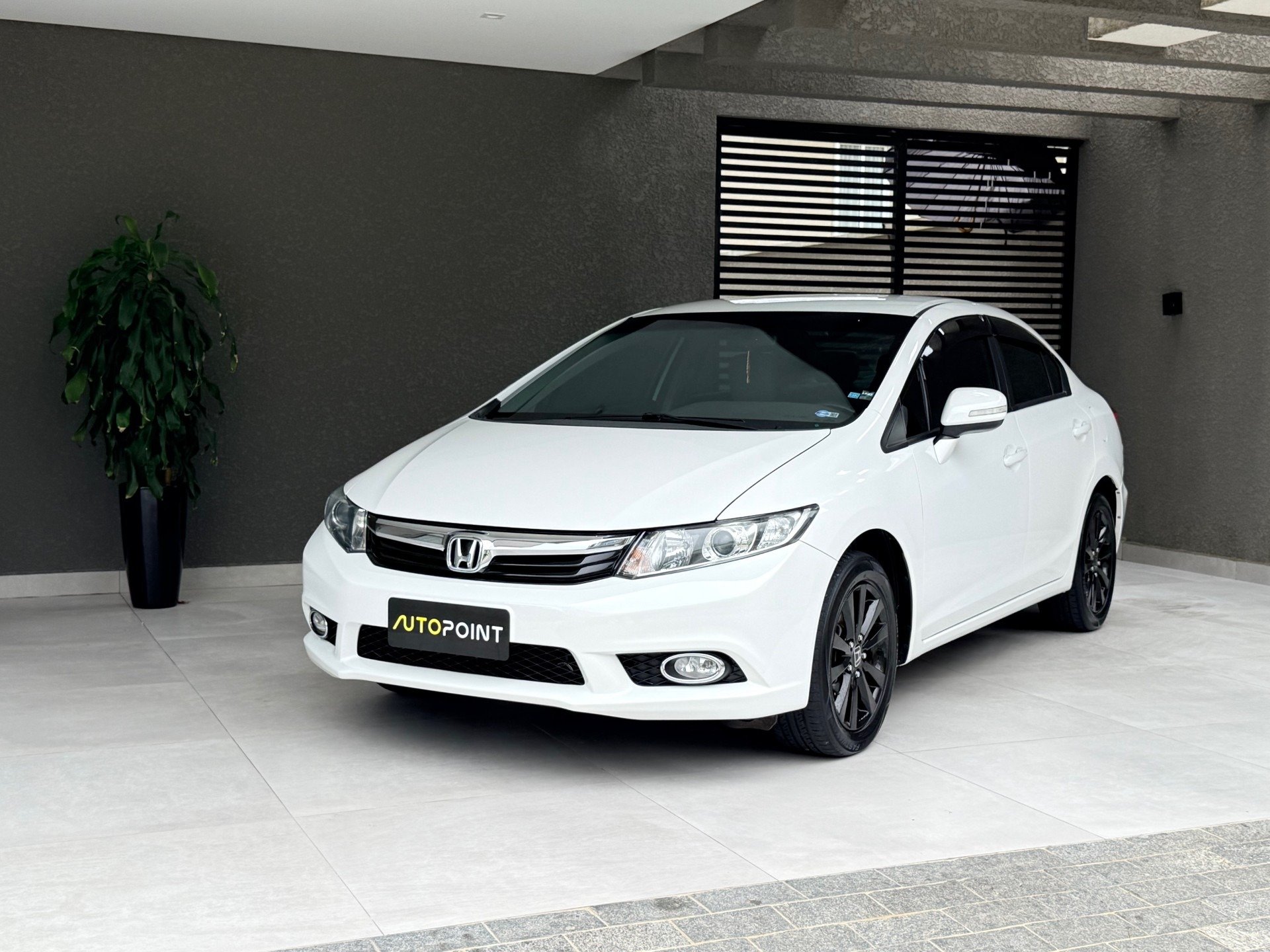 Honda Civic Sedan LXR 2.0 Flexone 16V Aut. 4p na cor Branco em Curitiba / PR - 846014