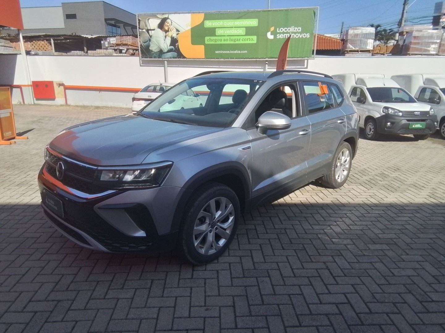 Volkswagen Taos Comfortline 1.4 250 TSI Flex Aut. na cor Prata em Joinville / SC - 846384