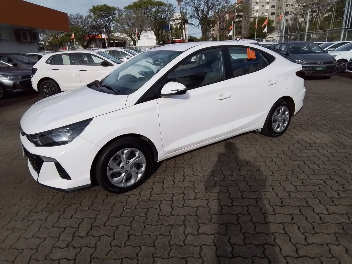 Hyundai HB20S Comfort Plus 1.0 Flex 12V Mec. na cor Branco no Porto Alegre / RS - 850360