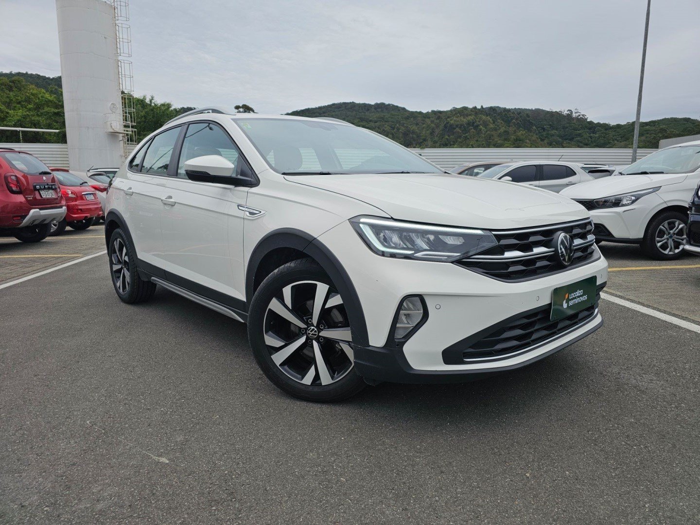 Volkswagen Nivus Highline 1.0 200 TSI Flex Aut. na cor Branco em Blumenau / SC - 851938