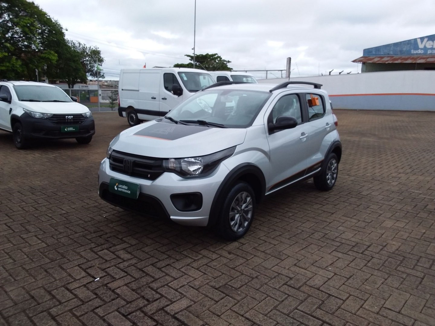 Fiat MOBI TREKKING 1.0 Flex 5p. na cor Prata em Cascavel / PR - 853615