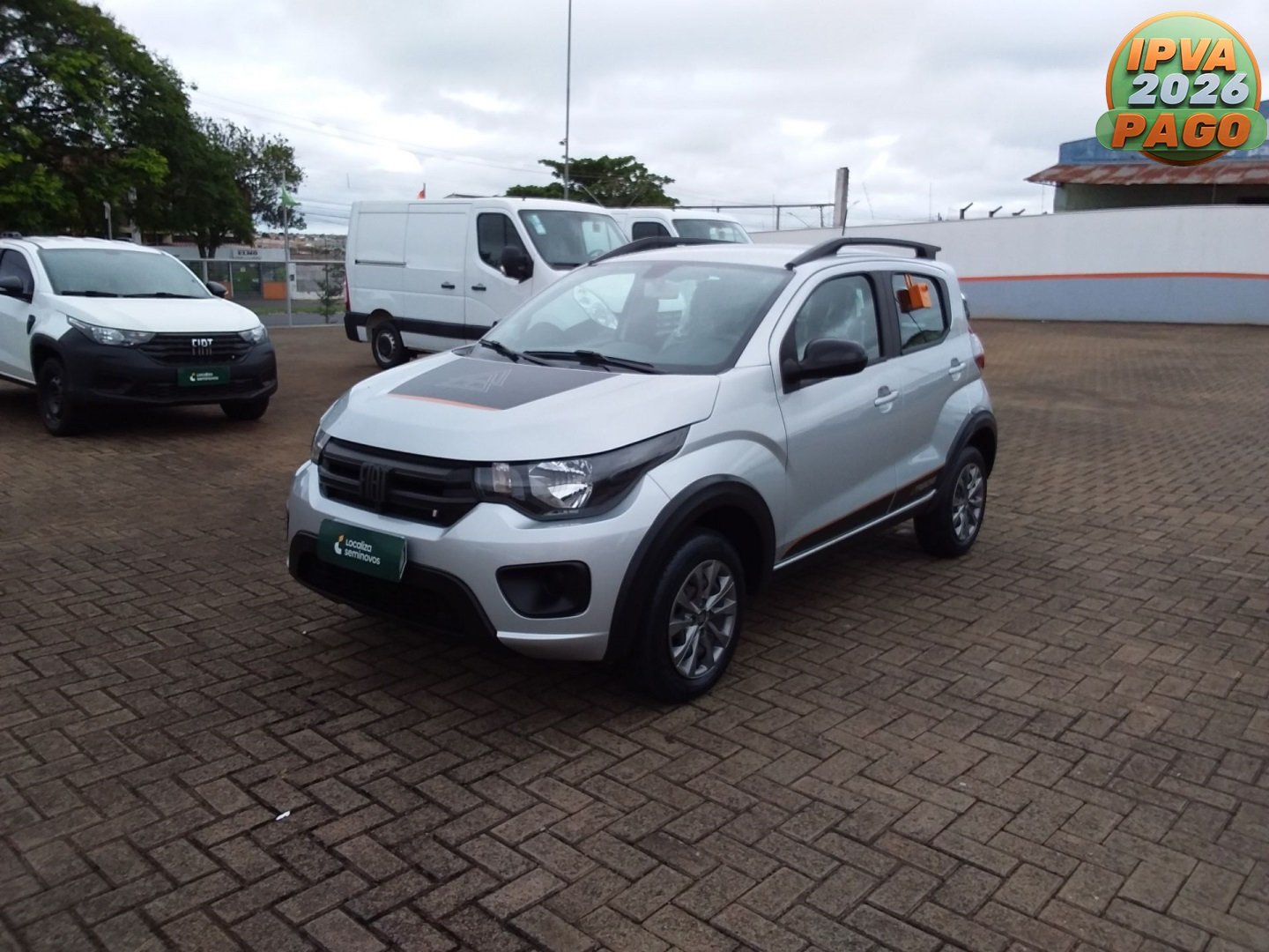 Fiat Mobi TREKKING 1.0 Flex 5p. na cor Prata em Londrina / PR - 853807