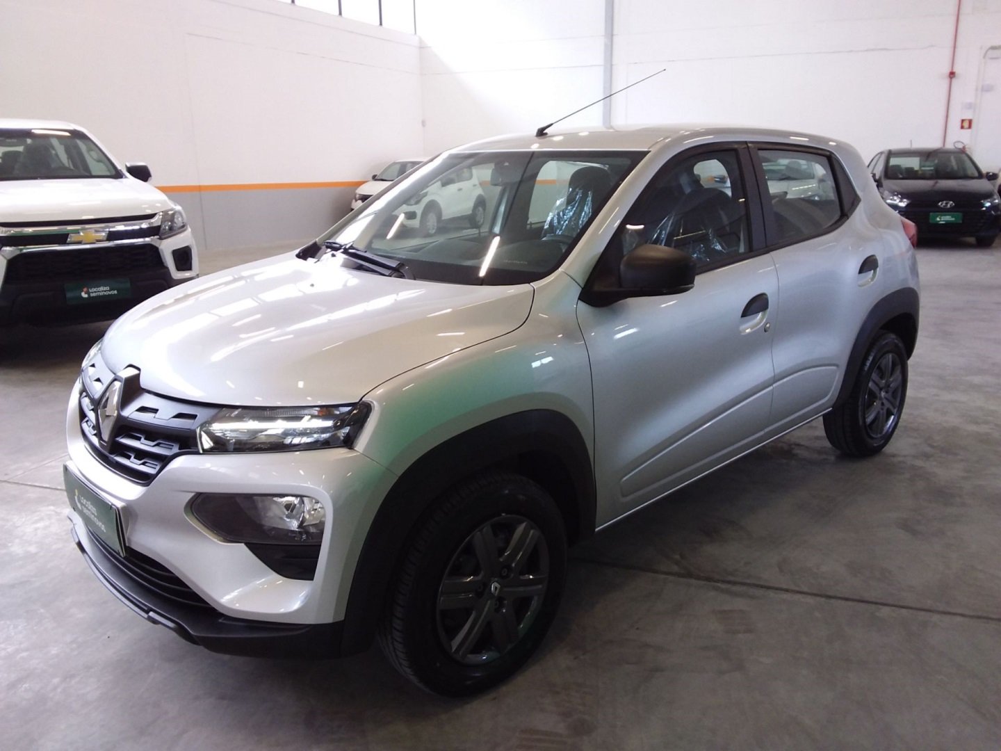 Renault KWID Zen 1.0 Flex 12V 5p Mec. na cor Prata em Itajaí / SC - 856771