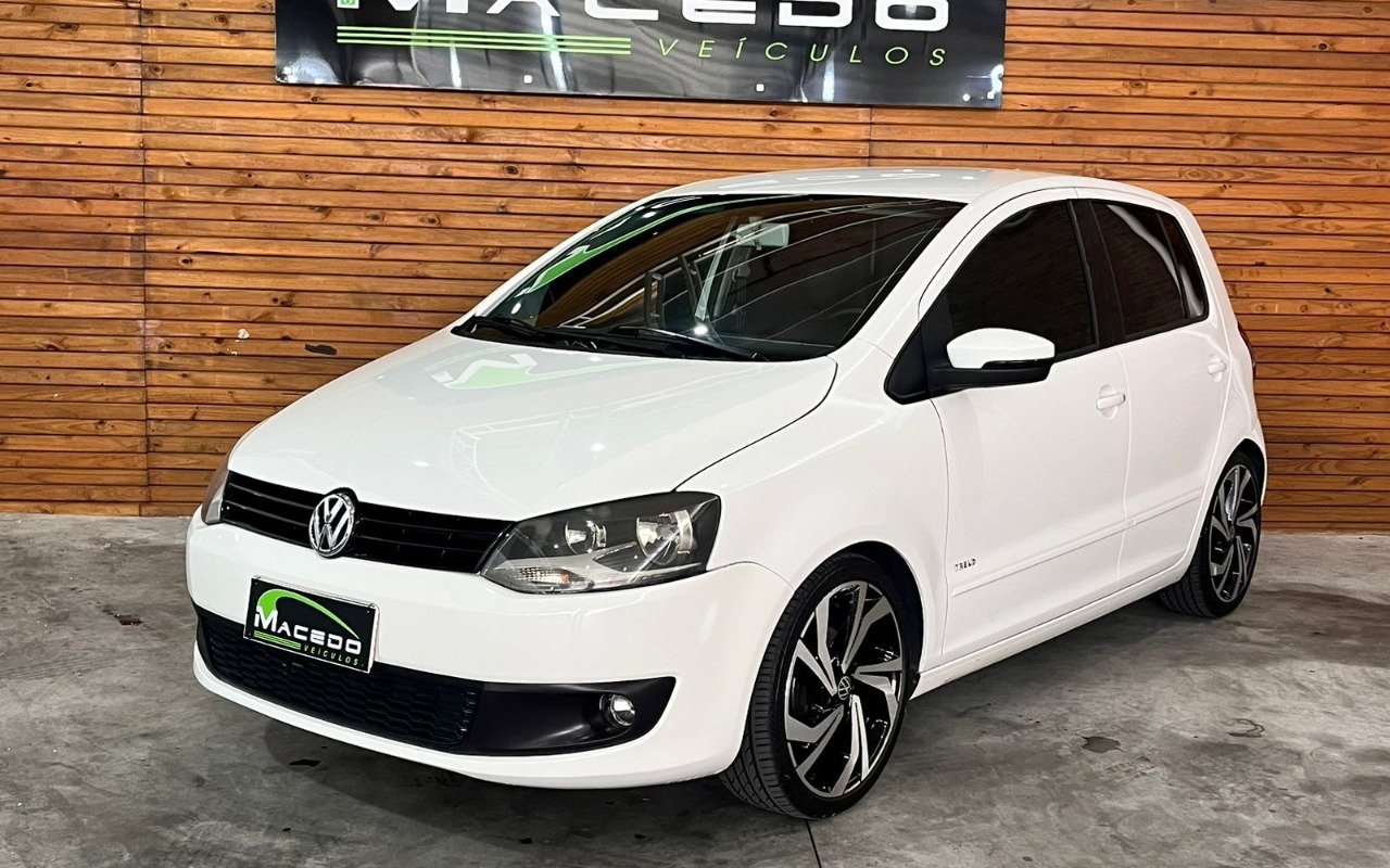 Volkswagen Fox 1.6 Mi Total Flex 8V 5p na cor Branco em Florianópolis / SC - 857516