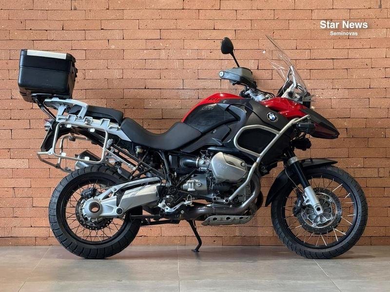 BMW R 1200 R/ R Classic  na cor Vermelho em Curitiba / PR - 857662