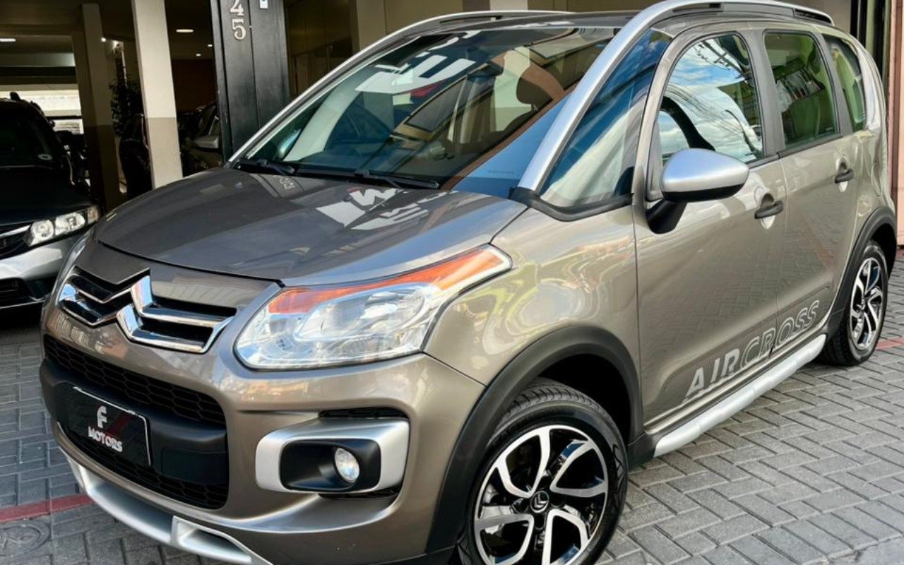 Citroën C3 Aircross GLX 1.6 Flex 16V 5p Mec. na cor Bege em Curitiba / PR - 857684