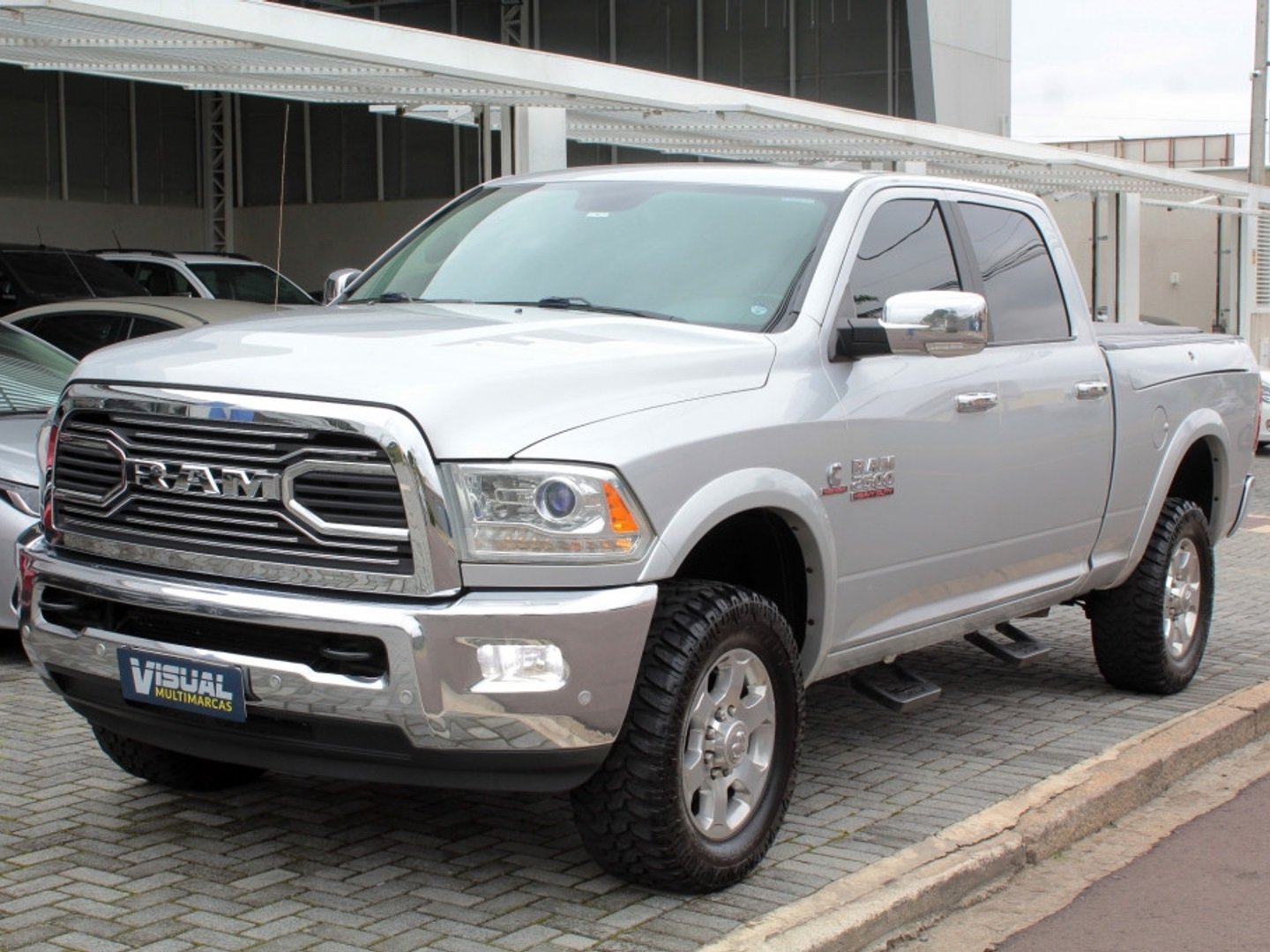 imagem de LARAMIE 6.7 TDI CD 4x4 Diesel