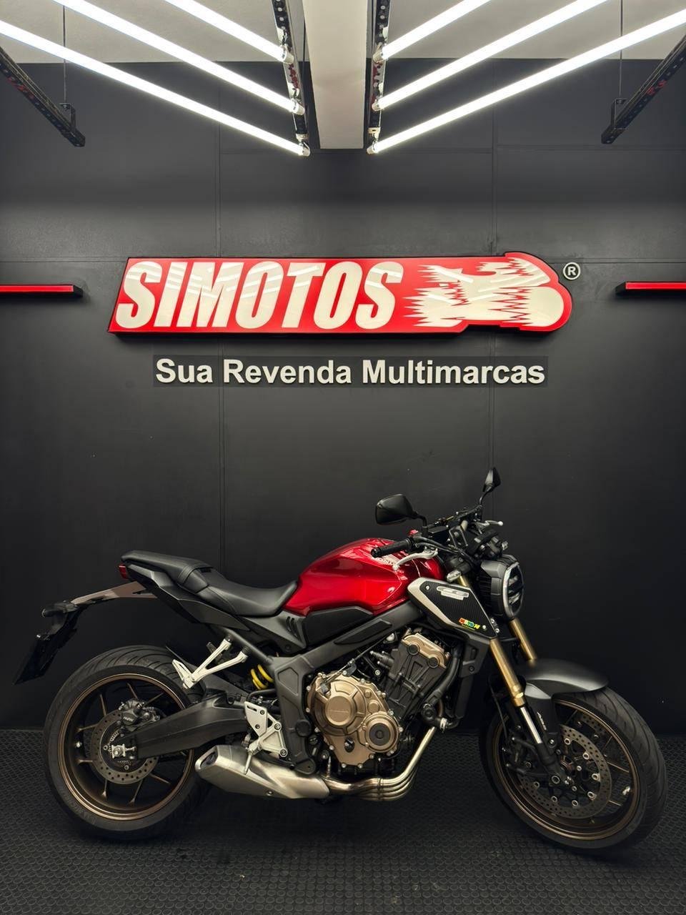 Honda CB 650R  na cor Vermelho em Florianópolis / SC - 857835