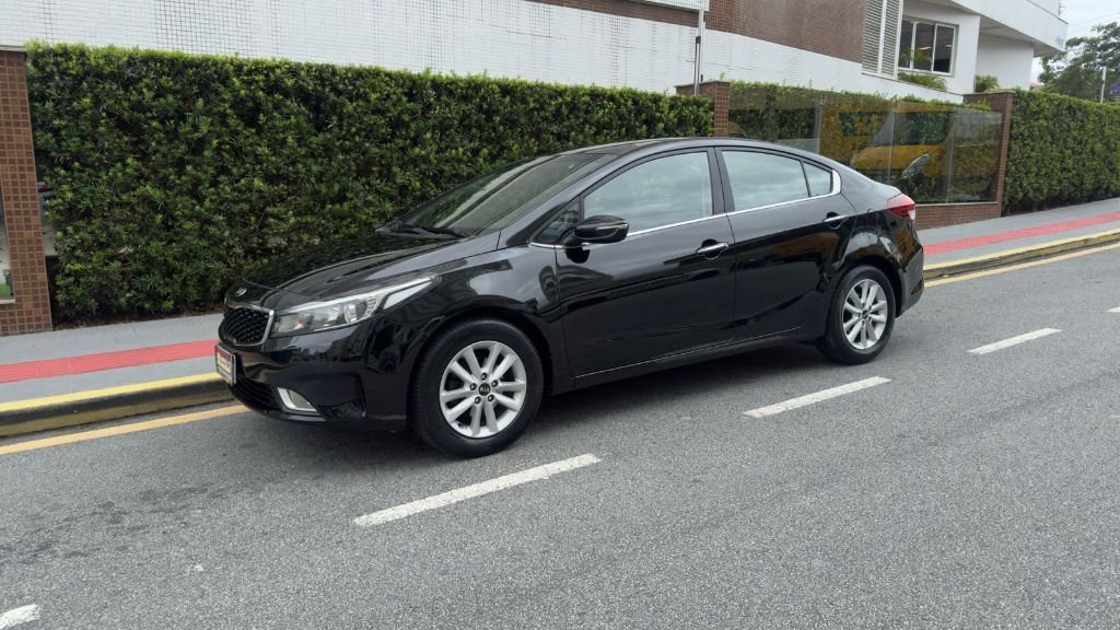 Kia Cerato 1.6 16V Flex Aut. na cor Preto em São José / SC - 857860