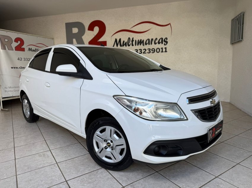 Chevrolet Onix HATCH LT 1.0 8V FlexPower 5p Mec. na cor Branco em Ponta Grossa / PR - 859201