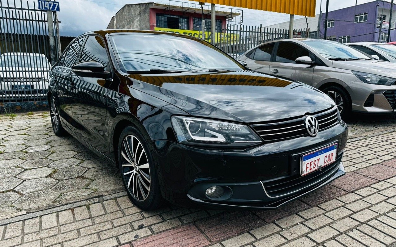 Volkswagen Jetta Highline 2.0 TSI 16V 4p Tiptronic na cor Preto em Pinhais / PR - 859214