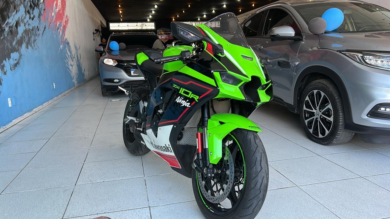 KAWASAKI NINJA ZX-10/ ZX-10R 1000cc/30TH Aniv.  na cor Verde em Joinville / SC - 859711